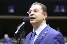 Moraes libera visita de deputados do PL a Daniel Silveira, que continua preso após cirurgia no joelho