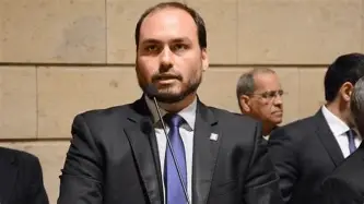 Carlos Bolsonaro questiona vazamentos sobre movimentação financeira do pai