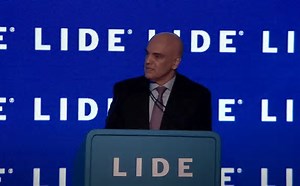 Moraes alerta: “Juiz que cede à pressão não é independente”