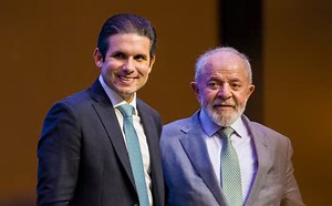 Lula se Encontra com Motta no Palácio do Alvorada Após Reviravolta na CPI do INSS