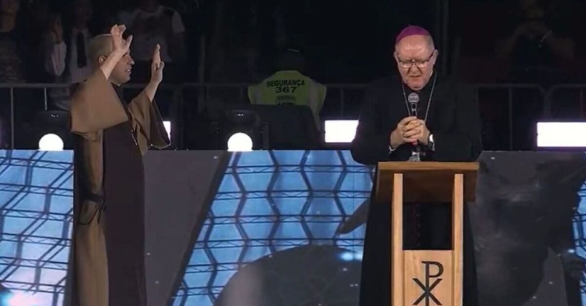 Bispo no DF inclui “anticomunismo” em oração diante de 80 mil fiéis