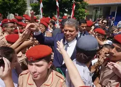 TCE barra seleção de monitores das escolas cívico-militares de Tarcísio em SP