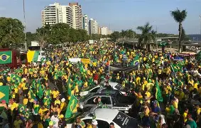 Direita leva milhares às ruas no 7 de Setembro