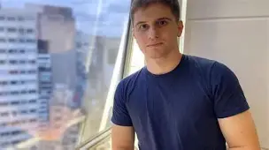 Justiça reafirma absolvição de Lucas Pavanato em processo de Manuela D’Ávila