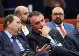 Defesa de Bolsonaro nega envolvimento em plano de assassinato e questiona delator