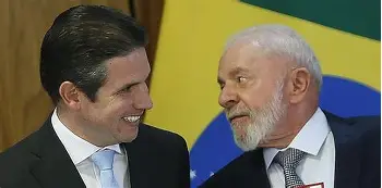 Lula elogia Congresso e Motta em espetáculo de autopromoção eleitoral