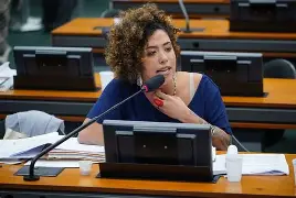 Deputada do PSOL propõe proibição de drones e helicópteros em operações policiais