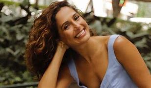 Camila Pitanga recebe homenagem cultural das mãos de Lula