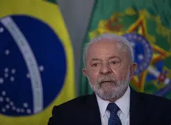 Lula adia compromissos para se despedir de Mino Carta