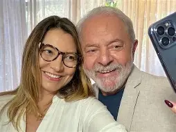 Janja responde Michelle Bolsonaro e critica ataques contra Lula