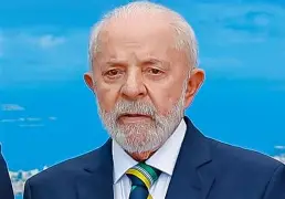 Lula cria Carteira Nacional do Professor e amplia benefícios para docentes