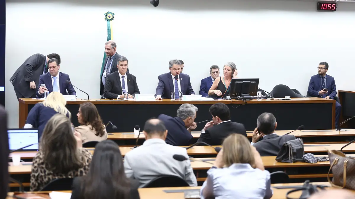 Congresso infla “fundão eleitoral” e prevê quase R$ 5 bilhões para 2026