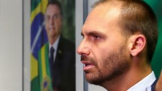 Eduardo Bolsonaro Elogia Tarcísio, mas Pede Consistência em Posicionamento