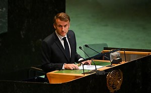 Macron parado em Nova York por passagem de comitiva de Trump