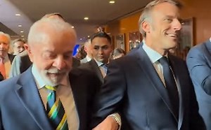 Em clima de camaradagem, Macron elogia Lula na ONU: “Grande guerreiro”