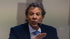 Haddad critica governos passados enquanto acumula aumento de impostos