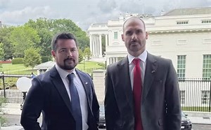 STF ordena notificação de Eduardo Bolsonaro e Paulo Figueiredo em processo da suposta trama golpista