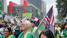 Dallagnol lidera gritos de “Fora, Moraes” em ato da direita na Paulista