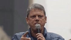 Tarcísio visita Bolsonaro em prisão domiciliar e confirma reeleição em São Paulo