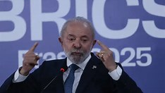 Tarifaço e Tensões Globais: Lula Denuncia “Chantagem Comercial” em Reunião do Brics
