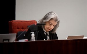 STF retoma julgamento de Bolsonaro com voto de Cármen Lúcia