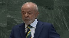 De vermelho a verde-amarelo: Lula troca a gravata e tenta encarnar o “patriotismo oficial”