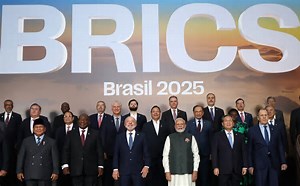 Lula reúne Brics para reagir ao tarifaço de Trump e discutir comércio sem dólar