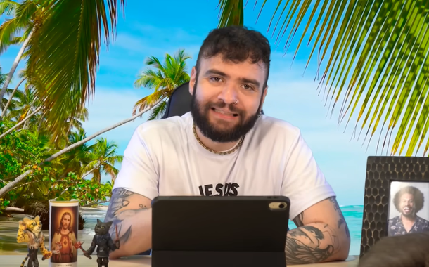 “Piada de mau gosto”Humorista é banido dos EUA após ironizar morte de Charlie Kirk — e sai comemorando como se fosse troféu