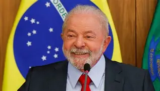 Lula diz que está “reparando anos perdidos” — mas o PT governou o país por 16 deles