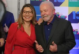 Lula amplia “poderes” de Janja e gera críticas por uso de jatinhos da FAB