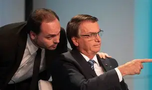Carlos Bolsonaro critica prisão do pai e acusa Estado de tortura lenta