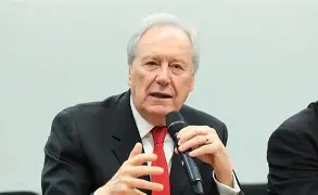 Rio de Janeiro em guerra: enquanto favelas sangram, ministro Lewandowski recebe homenagem no Ceará