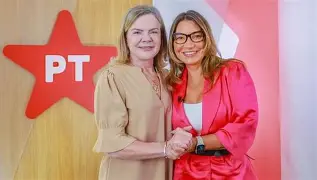 Gleisi Hoffmann sai em defesa de decreto de Lula que dá mais espaço a Janja no governo