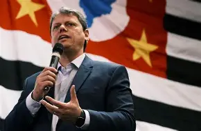 Tarcísio celebra megaoperação no Rio como exemplo de liderança e firmeza