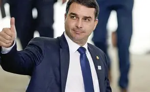 Flávio Bolsonaro convoca ato em Brasília em defesa da anistia