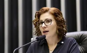 Ministério Público da Itália recomenda extradição de Carla Zambelli