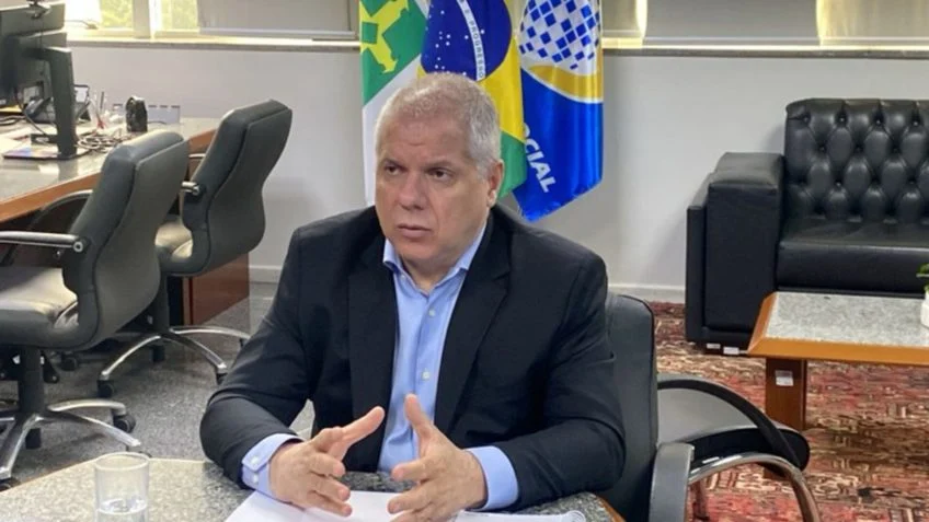 Stefanutto e ex-procurador do INSS são afastados de função na AGU
