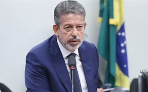 Lira aprova mudanças em projeto do IR e mantém isenção até R$ 5 mil