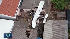Monomotor cai sobre residência em Goiânia, mas moradores escapam ilesos
