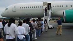 Governo Trump acelera deportações e promete “nova era de controle migratório” nos EUA