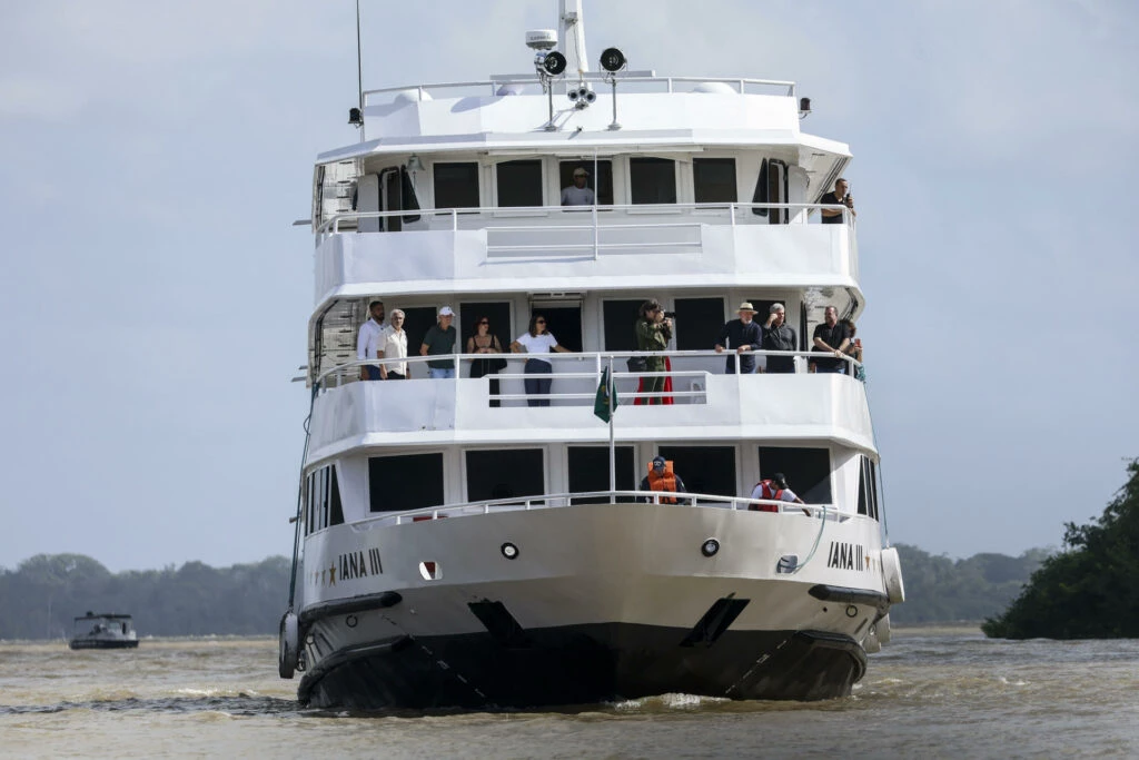 💰 A COP do luxo: Lula e Janja trocam navio da Marinha por iate milionário pago com dinheiro público