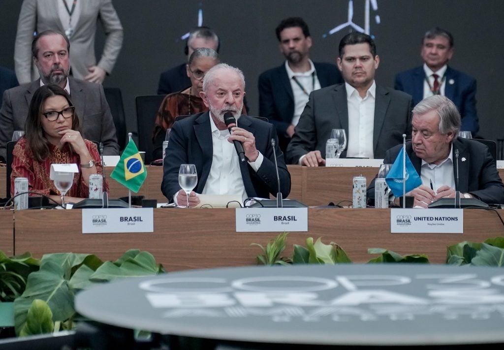 Lula pede ação pelo clima — e Janja rouba a cena na foto oficial