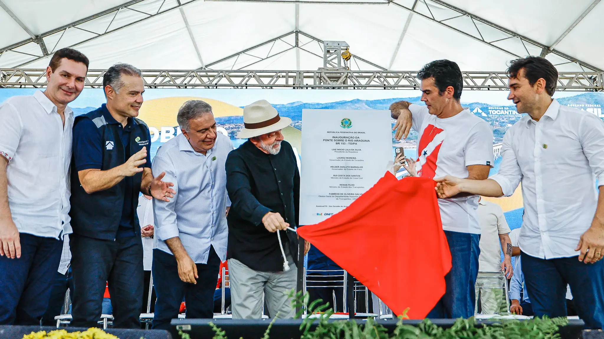 PT descobre a empatia tardia: Lula culpa antecessores por obras que ele mesmo atrasou