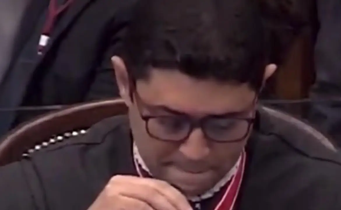 Indicado por Tarcísio, novo conselheiro do TCE se emociona e chora ao lembrar de Bolsonaro