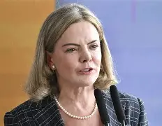 Gleisi dispara contra juros de 15%: “O Brasil não aguenta mais pagar por uma economia de ficção”