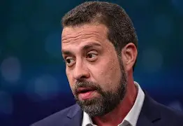 📉 Boulos tropeça nos números e transforma economia em ficção: México vira vilão, Brasil herói — só que não