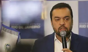 Ministro do TSE suspende julgamento que pode cassar Cláudio Castro