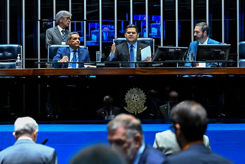 💸 Senado avança: isenção do Imposto de Renda para quem ganha até R$ 5 mil é aprovada em comissão