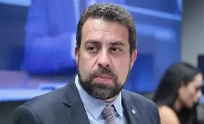 “Boulos revela que governo estuda tarifa zero e diz que Lula gosta da ideia”