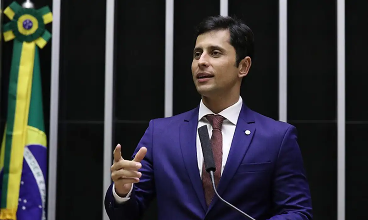💥 Deputado denuncia ameaça após expor suspeitas de desvio de milhões no INSS